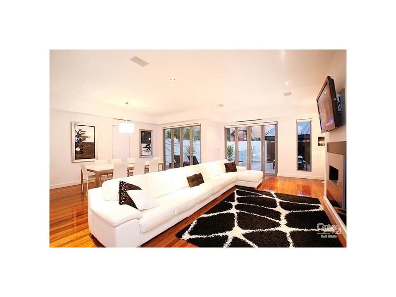 16 Wave, Elwood VIC 3184