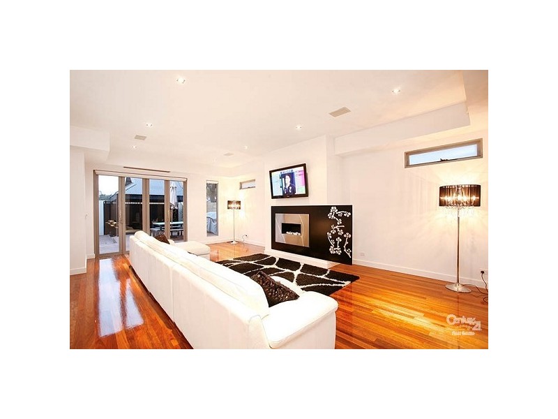 16 Wave, Elwood VIC 3184