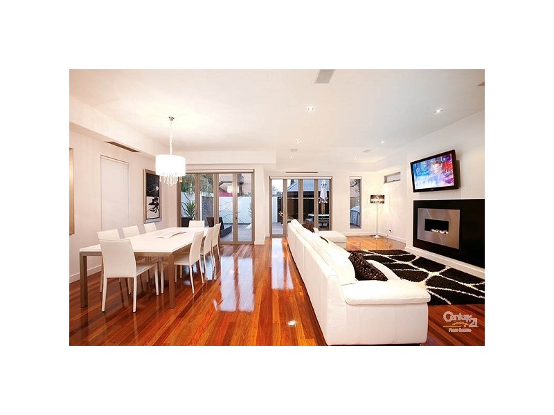 16 Wave, Elwood VIC 3184