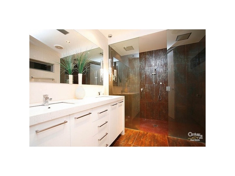 16 Wave, Elwood VIC 3184