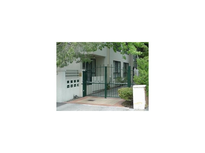 2/3 Austin Avenue, Elwood VIC 3184