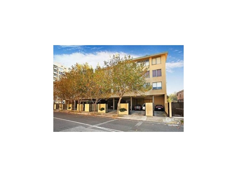 4/2A Robe Street, St Kilda VIC 3182
