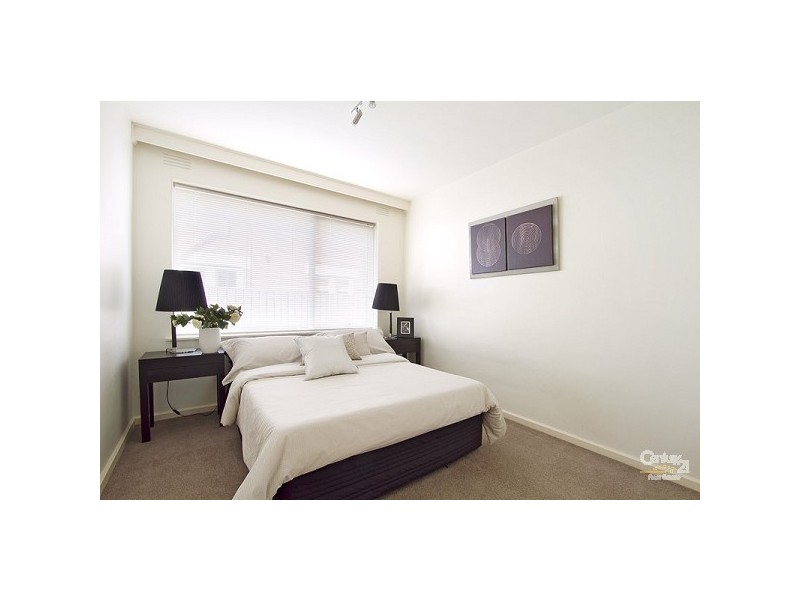 3/10 Dickens, Elwood VIC 3184