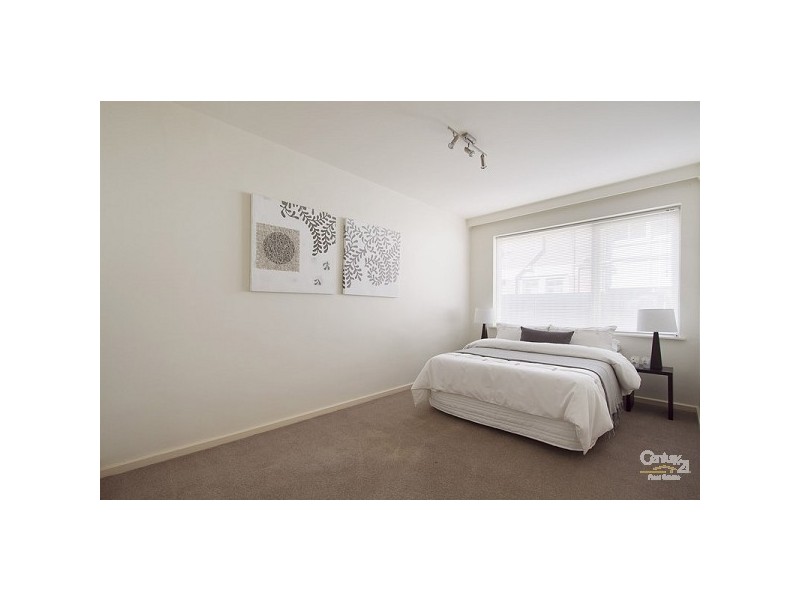 3/10 Dickens, Elwood VIC 3184