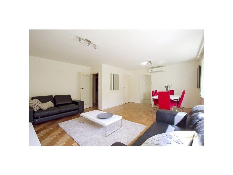 3/10 Dickens, Elwood VIC 3184