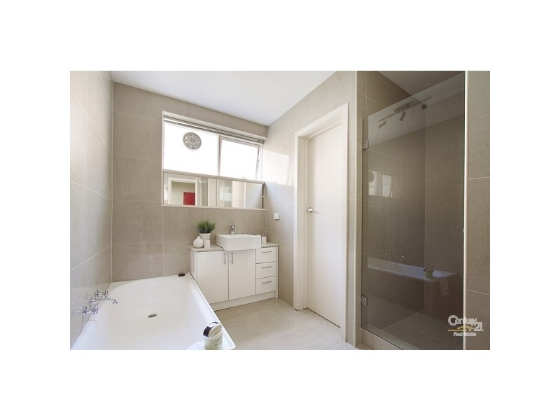 3/10 Dickens, Elwood VIC 3184