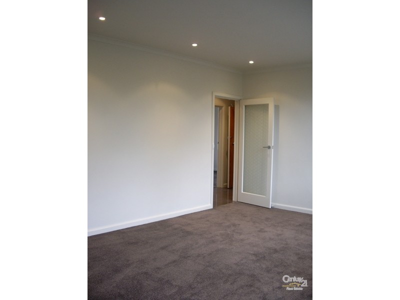 15/2 Dickens Street, St Kilda VIC 3182