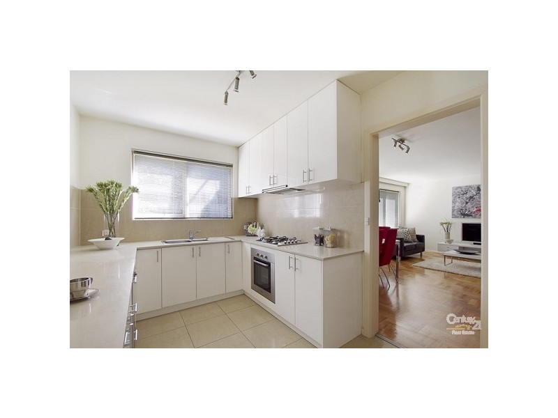 3/10 Dickens, Elwood VIC 3184