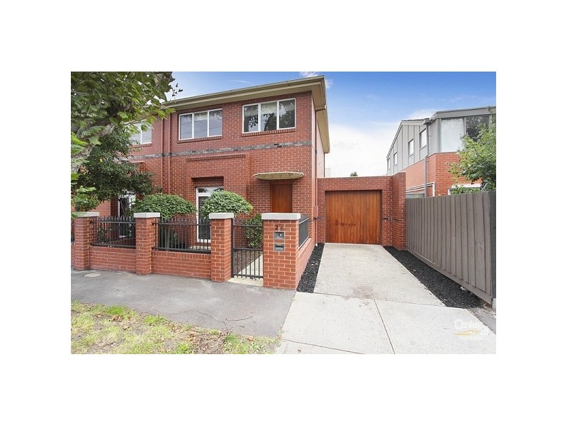 24 Heaton Avenue, Elwood VIC 3184