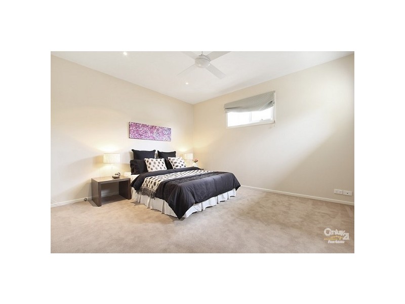 24 Heaton Avenue, Elwood VIC 3184