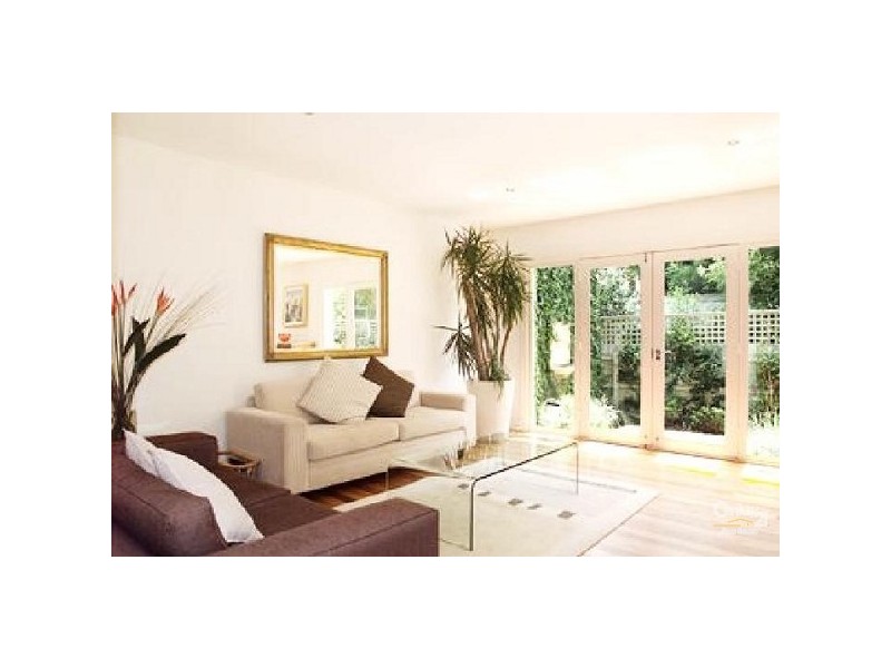 2/49 Foam Street, Elwood VIC 3184