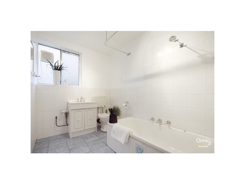 4/16 Robe Street, St Kilda VIC 3182