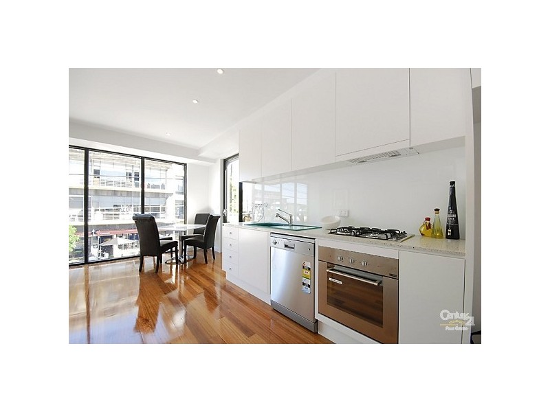 6 Pine Avenue, Elwood VIC 3184