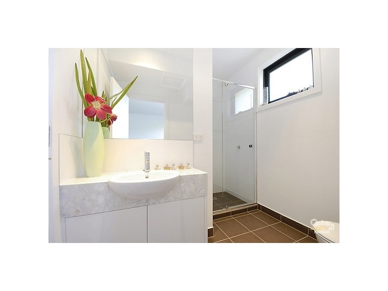 6 Pine Avenue, Elwood VIC 3184