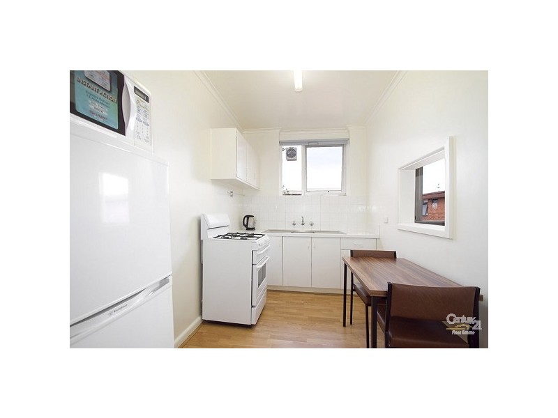 7/4 Gurner Street, St Kilda VIC 3182