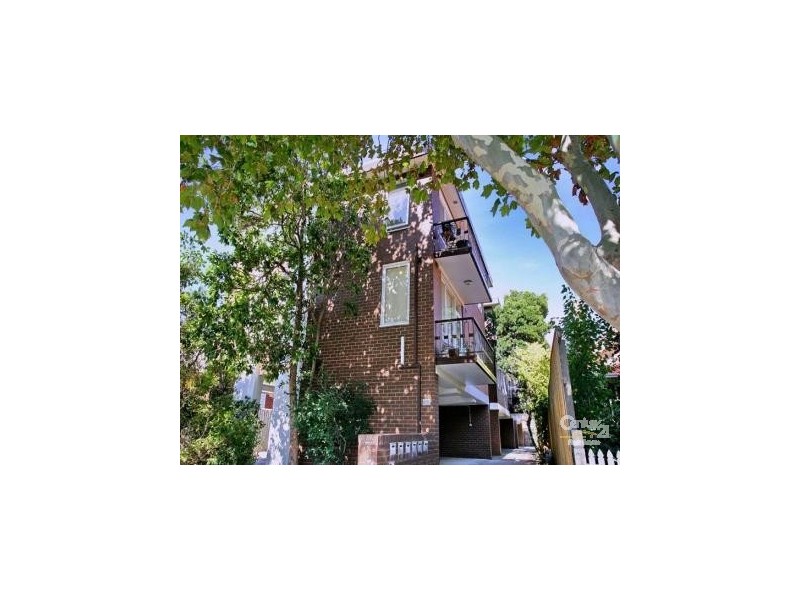 2/31 Beach Avenue, Elwood VIC 3184