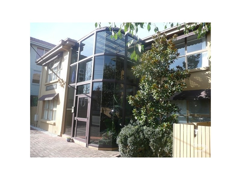 8/39 Byron Street, Elwood VIC 3184