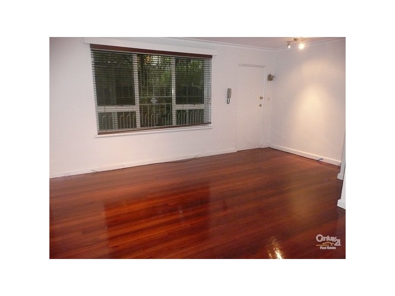 3/96 Glen Huntly Road, Elwood VIC 3184