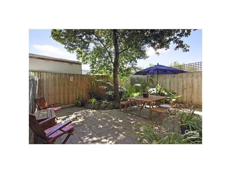 3/9 Foam Street, Elwood VIC 3184