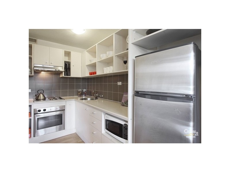 3/9 Foam Street, Elwood VIC 3184