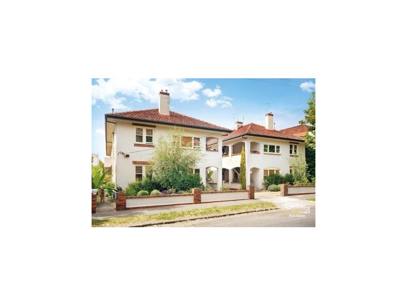 2/33 Docker Street, Elwood VIC 3184