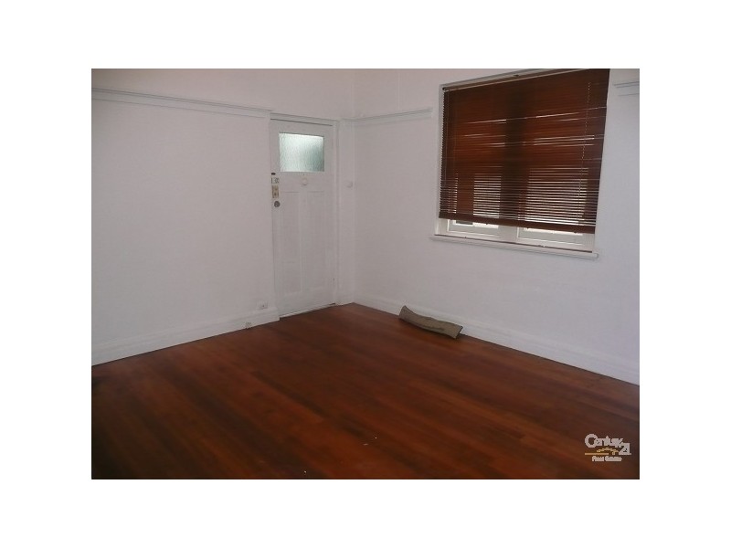 2/33 Docker Street, Elwood VIC 3184