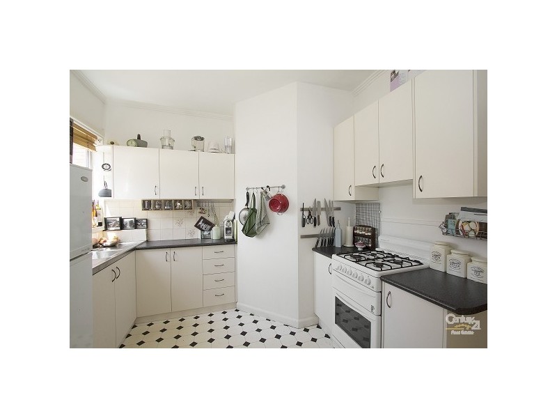 27 Pridham Street, Kensington VIC 3031