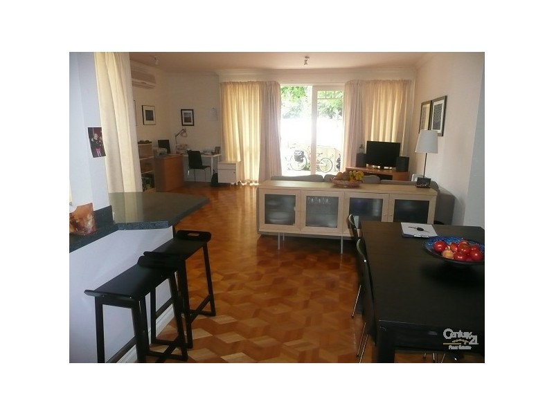 1/17 Byrne Avenue, Elwood VIC 3184