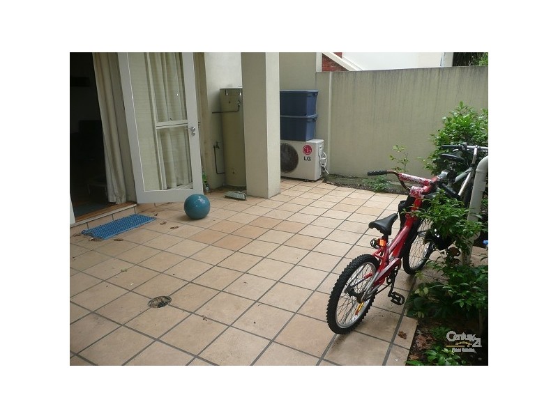 1/17 Byrne Avenue, Elwood VIC 3184