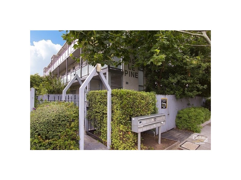 8/35 Pine Ave, Elwood VIC 3184