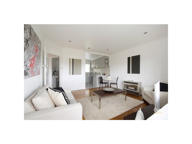 8/35 Pine Ave, Elwood VIC 3184