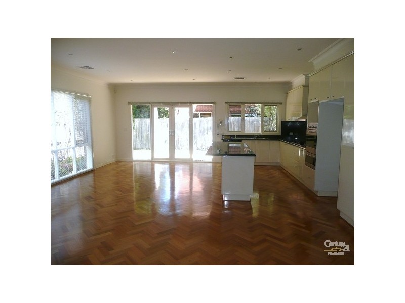 13 Dean Avenue, St Kilda East VIC 3183