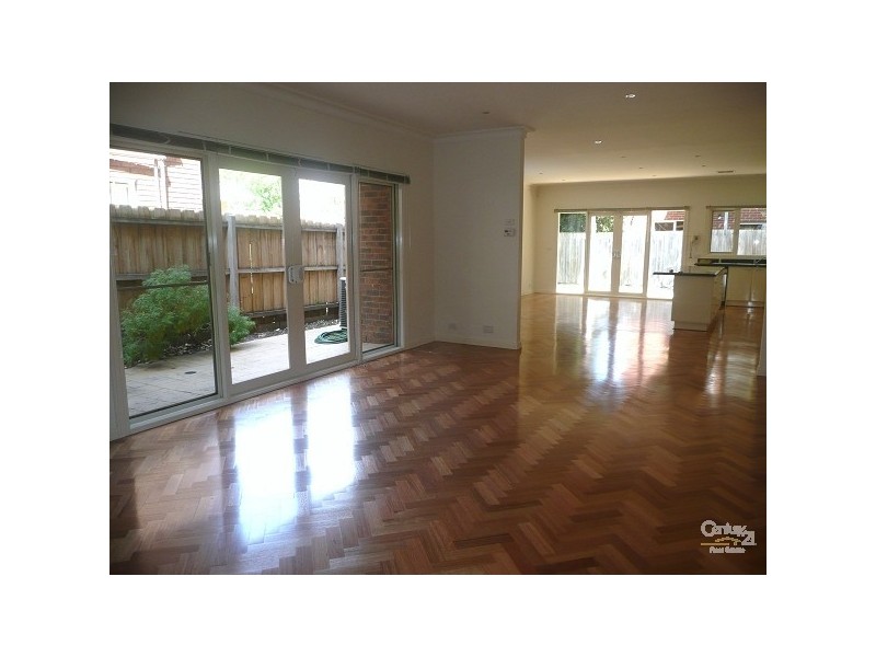 13 Dean Avenue, St Kilda East VIC 3183