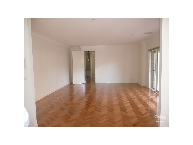 13 Dean Avenue, St Kilda East VIC 3183