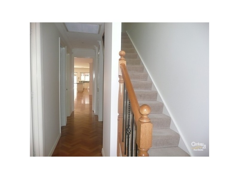 13 Dean Avenue, St Kilda East VIC 3183