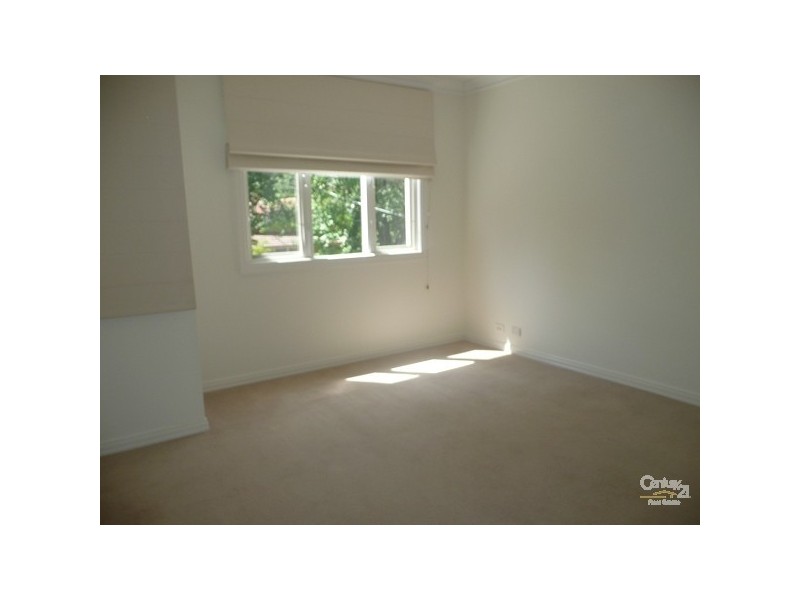 13 Dean Avenue, St Kilda East VIC 3183