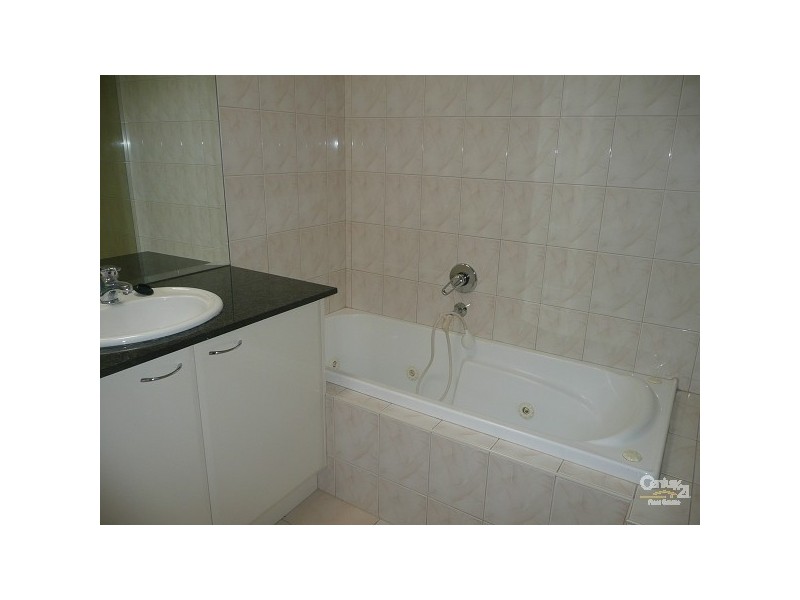 13 Dean Avenue, St Kilda East VIC 3183