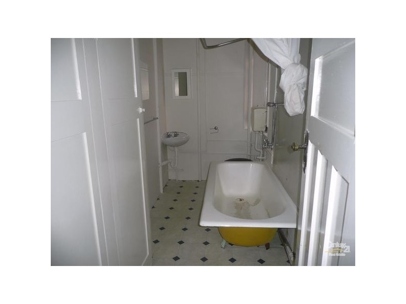 2/5 Byrne Avenue, Elwood VIC 3184