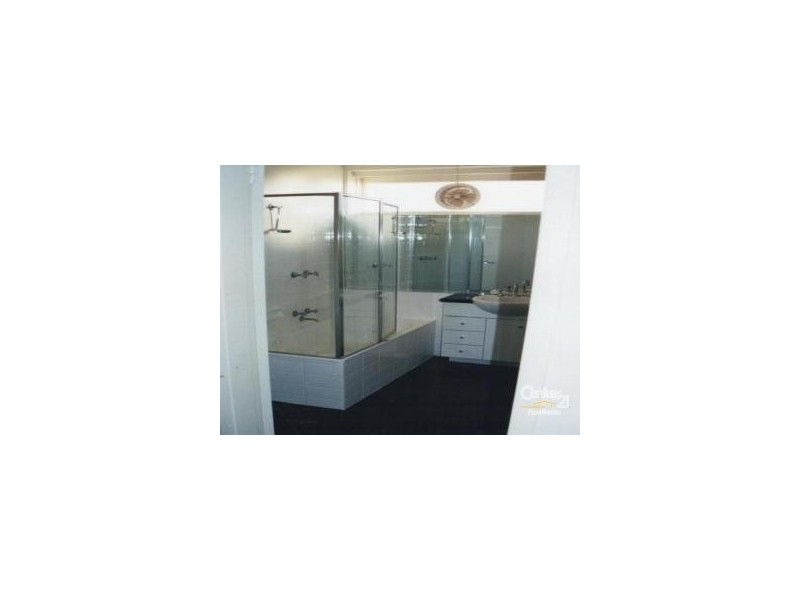 4/44 Robe Street, St Kilda VIC 3182