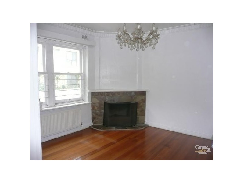 2/51 Ormond Esplanade, Elwood VIC 3184