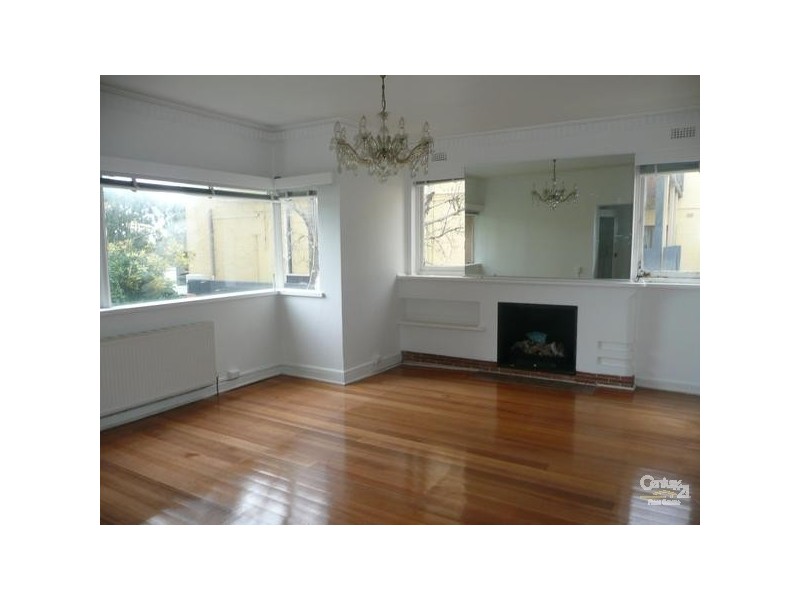 2/51 Ormond Esplanade, Elwood VIC 3184