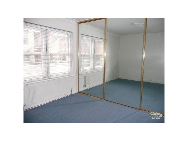 2/51 Ormond Esplanade, Elwood VIC 3184