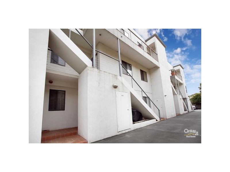 2/89 Ormond Road, Elwood VIC 3184