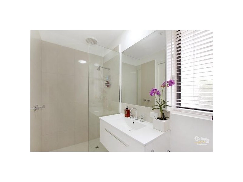 2/89 Ormond Road, Elwood VIC 3184