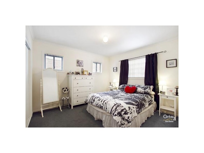 17/5 Dickens Street, Elwood VIC 3184