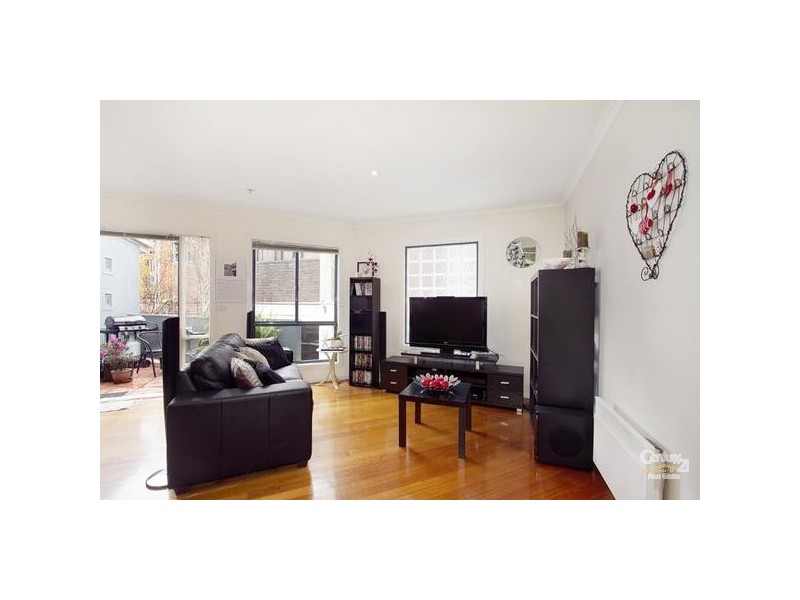 17/5 Dickens Street, Elwood VIC 3184