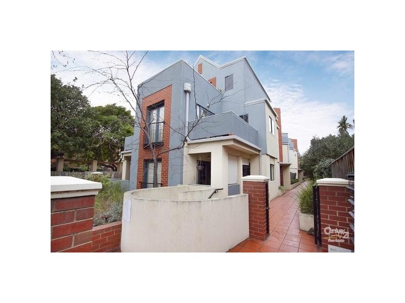 17/5 Dickens Street, Elwood VIC 3184