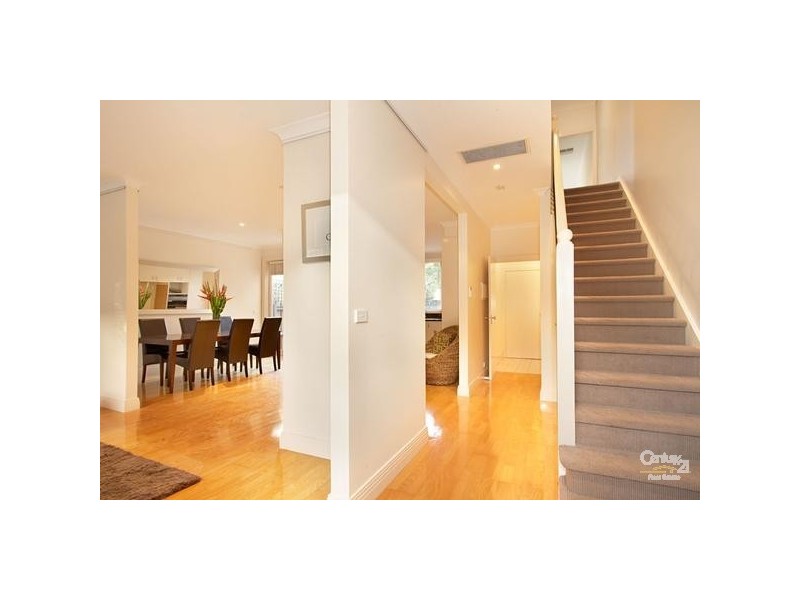 13C Broadway, Elwood VIC 3184