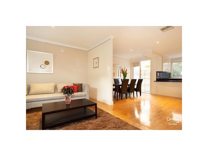 13C Broadway, Elwood VIC 3184