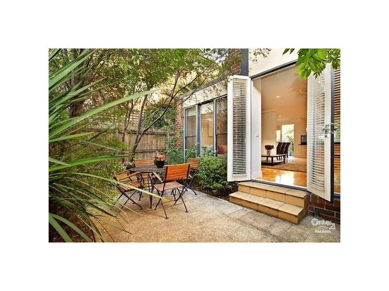 13C Broadway, Elwood VIC 3184